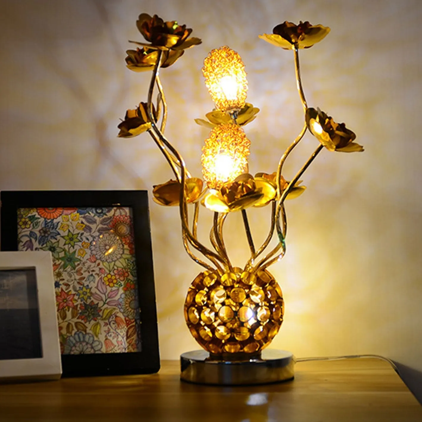 European Style Table Lamp in Pink Aluminum