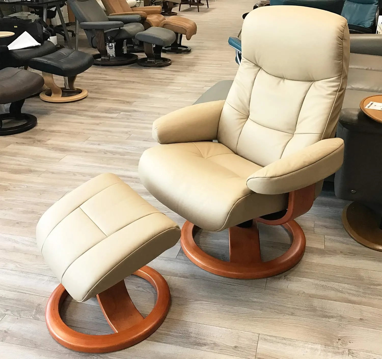 Fjords Leather Norwegian Ergonomic Scandinavian Lounge Reclining Chair 215 Large Muldal Recliner Furniture Nordic Line Genuine Sandel Light Brown Leather Walnut Wood