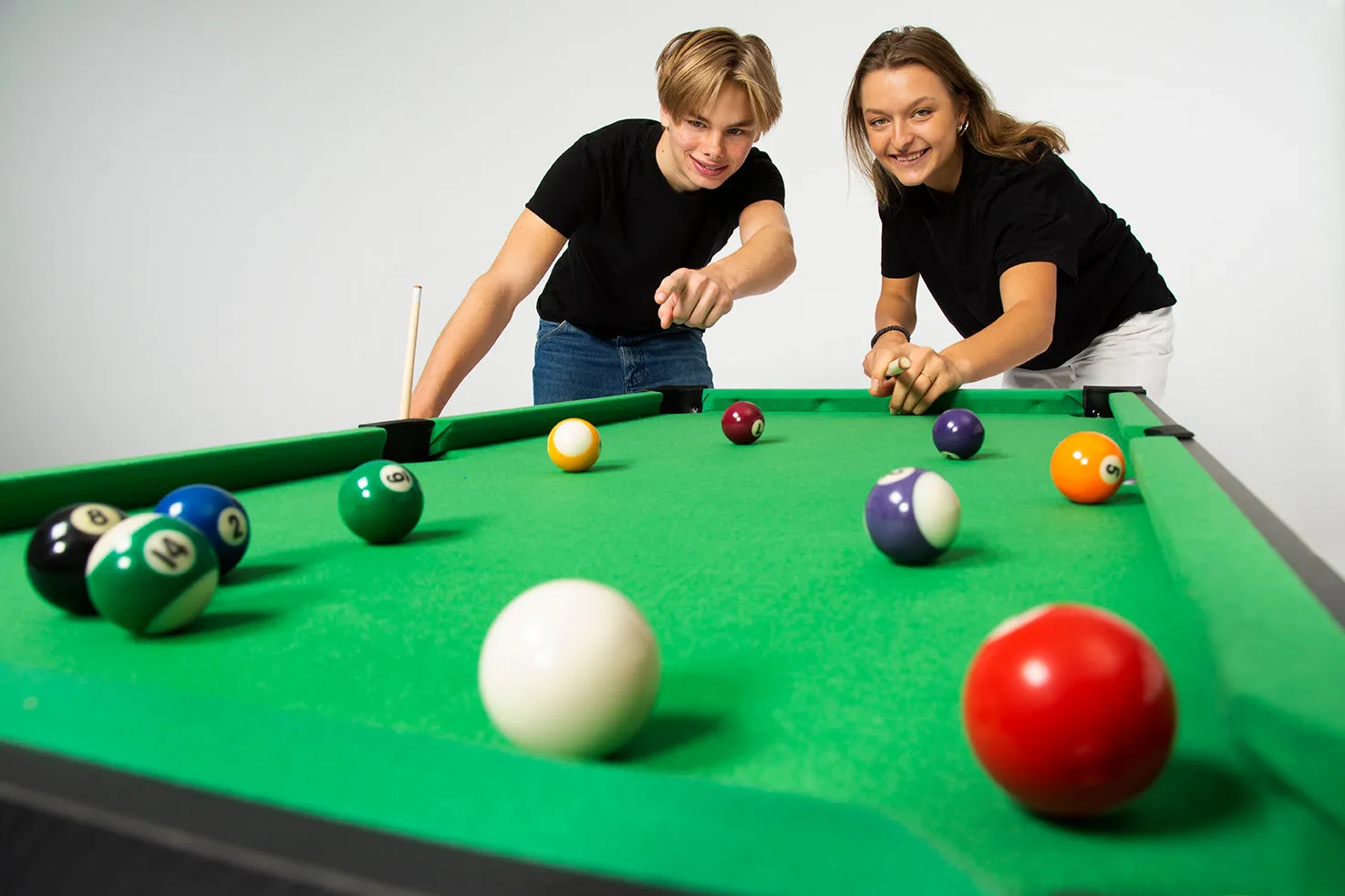 Gamesson 4ft UCLA II Pool Table