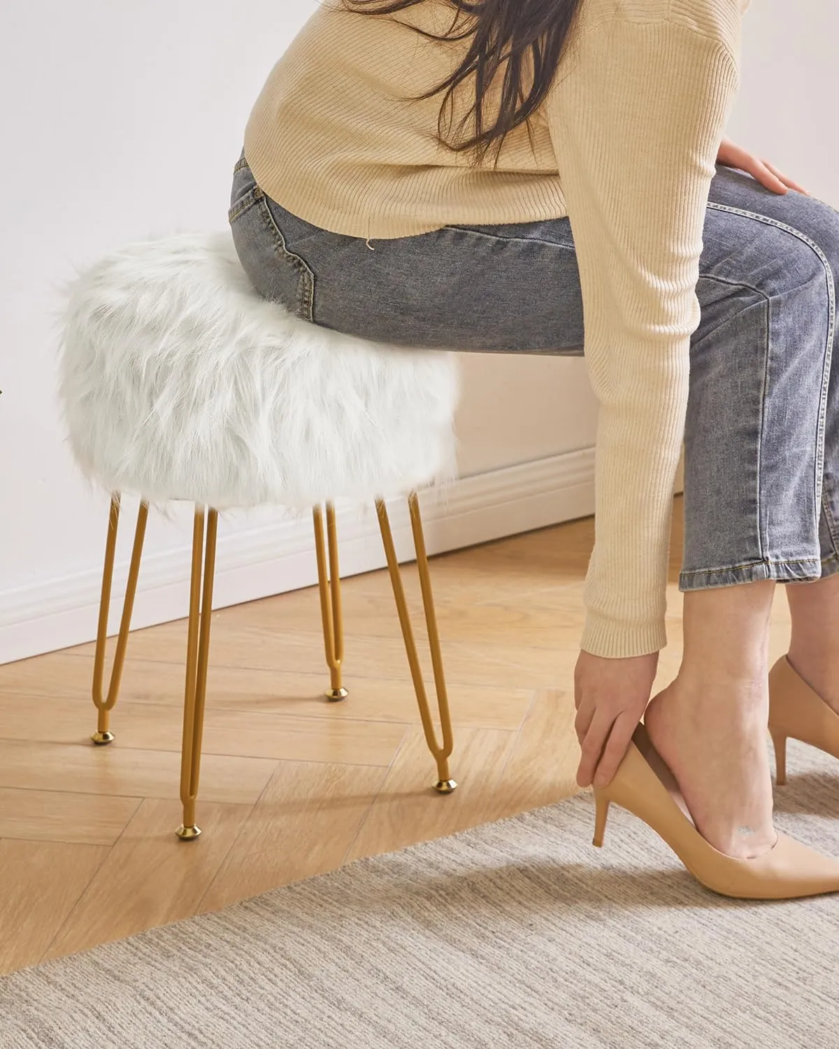 IBUYKE Round Faux Fur Vanity Stool with Storage, Furry Makeup Chair Ottoman, Soft Padded Seat, Round Footrest Footstools with 4 Metal Legs, for Living Room Bedroom Entryway, White WBD021W