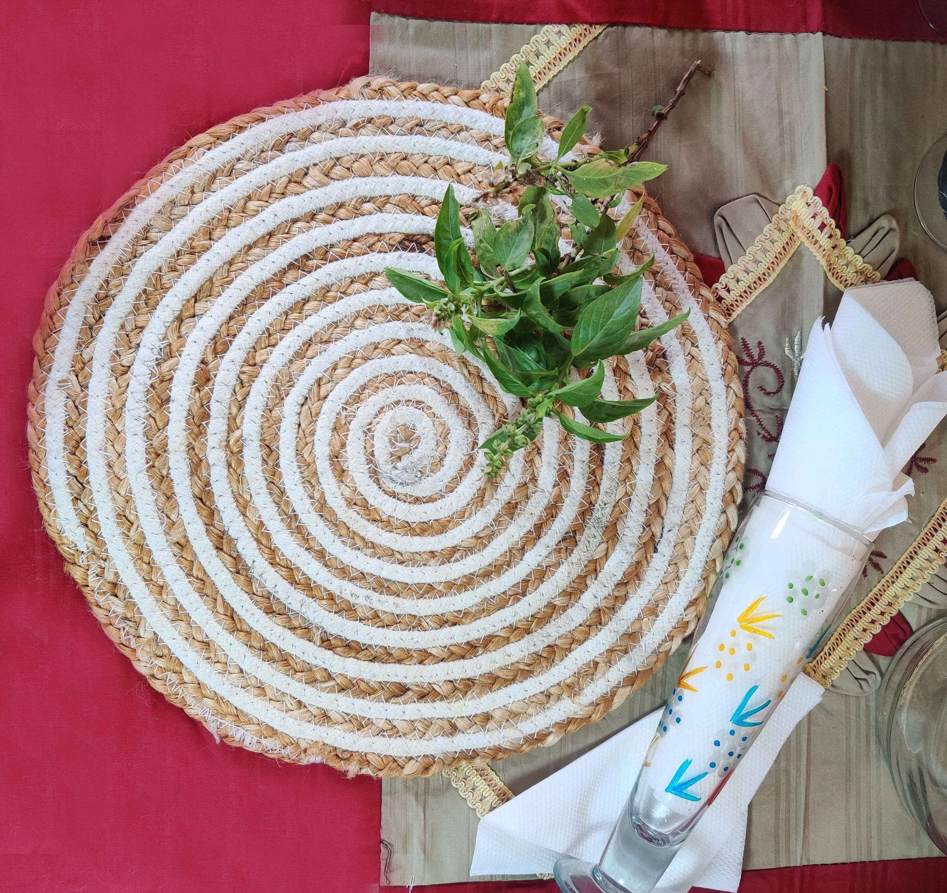 Natural Jute White & Beige TableMat / Dinning mat / PlacemaHandmakers  Natural Jute Round Dining Table Placemats for Utensilts  (Set of 6)