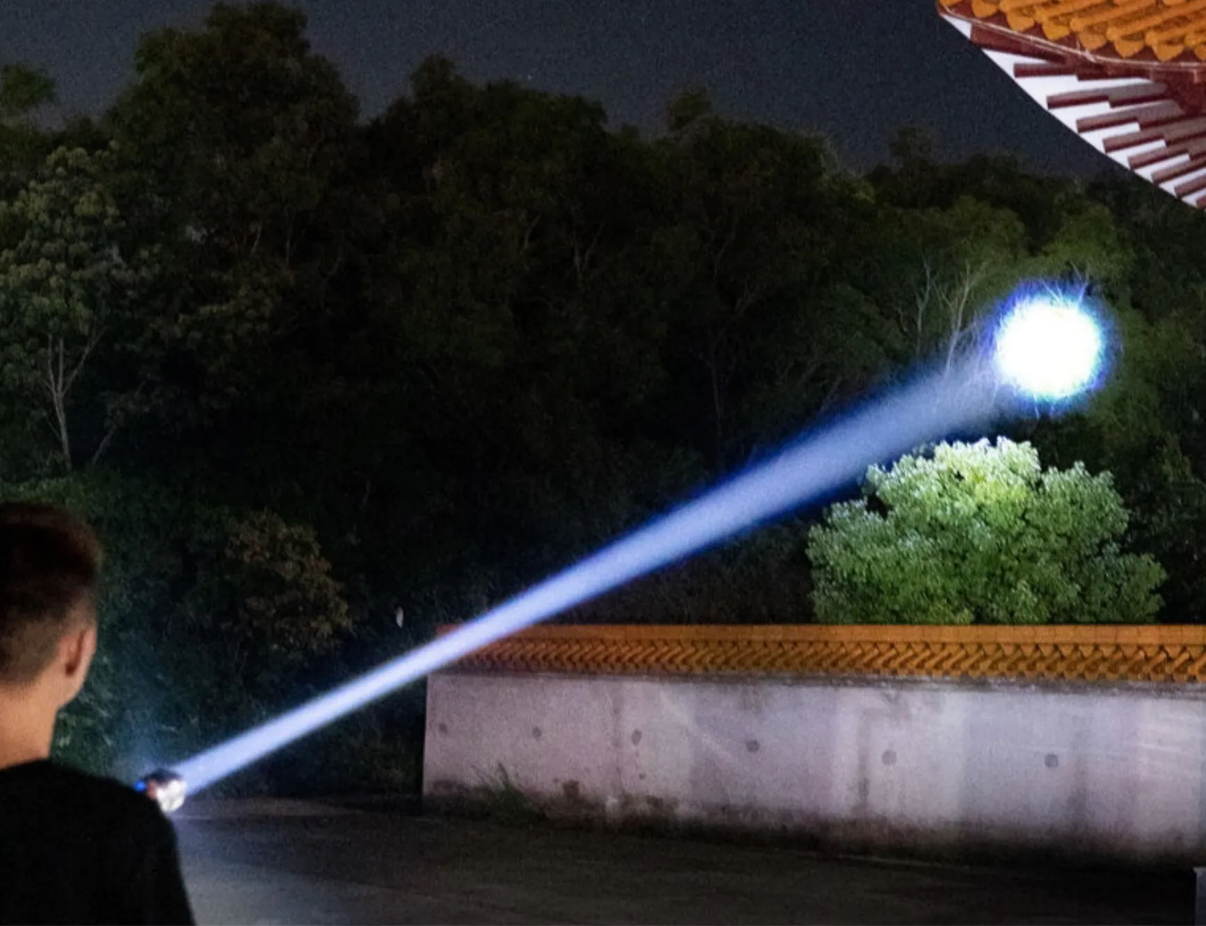 Powerful LED Flashlight 500W Recharageable