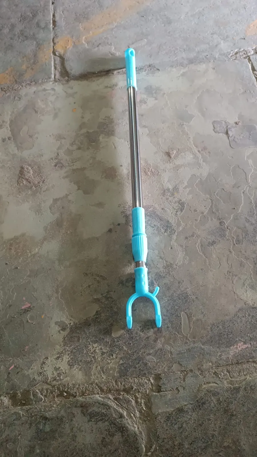 Stainless Steel Telescopic Pole Clothes Hanger (1 Meter)