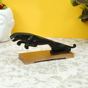 The panther's leap on gold base