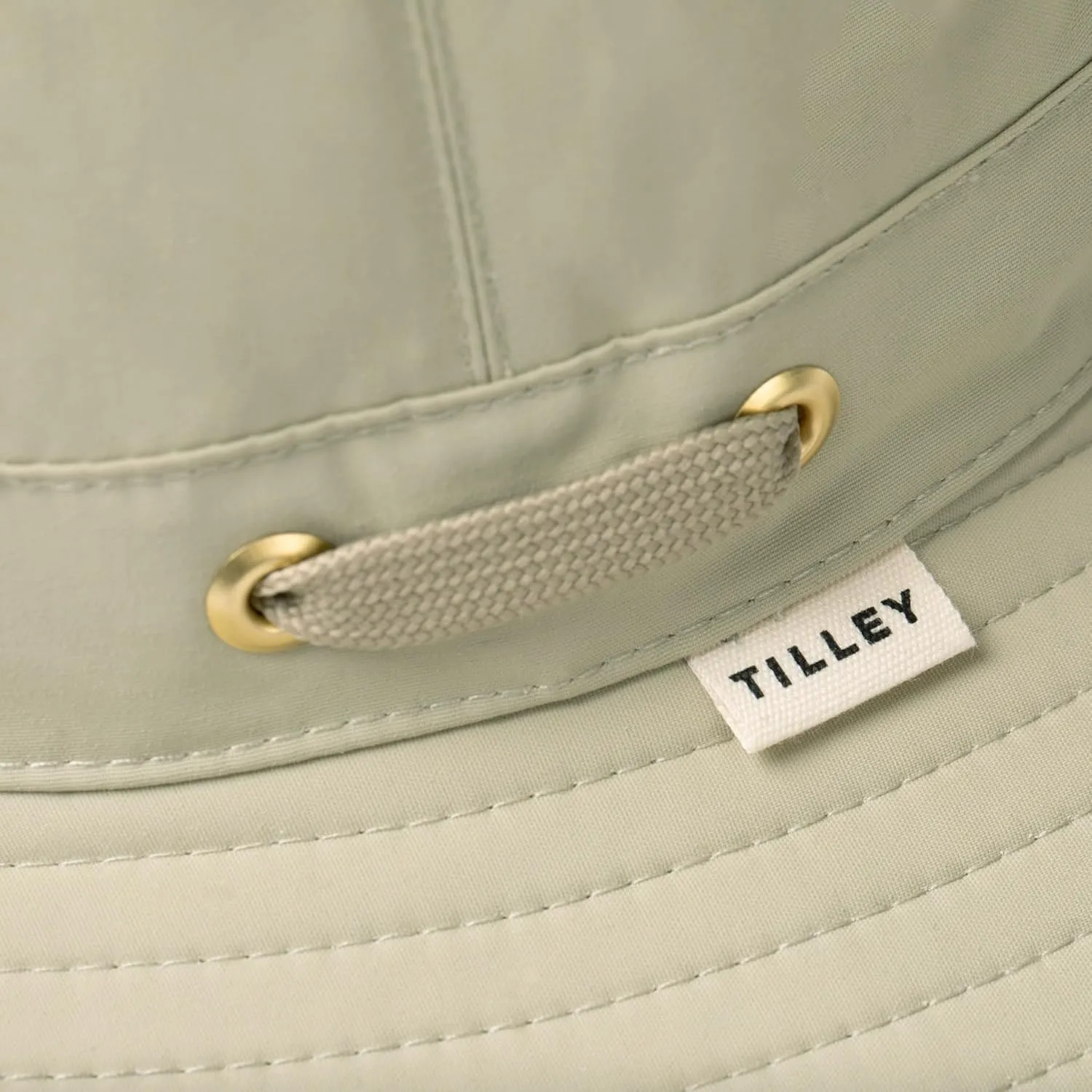 Tilley LTM5 Airflo Medium Brim Hat – Ultralight, Buoyant & Breathable, UPF 50  Sun Protection, Water-Resistant